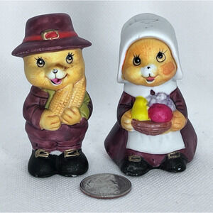 1980 Russ Berrie Co Pilgrim Holiday Spice Squirrel Salt & Pepper Shakers Vintage